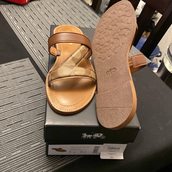 Coach size 9B sandals, colors brown brand new - Picture 2 of 3